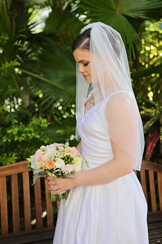 bride photos, Pier House picture, wedding venue in Key West, wedding photographer in key west, 