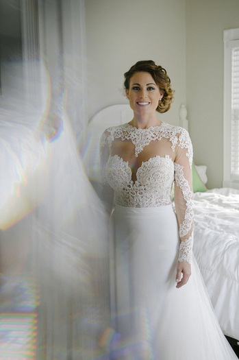 bridal photos, wedding gown, lace wedding gown