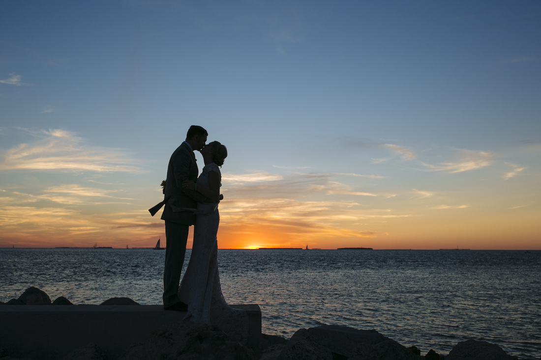 Fort Zachary Taylor Beach ceremony, Fort Zachary Taylor Key West, Beach Ceremony Picture, Key West wedding Photography, Sunset Pictures