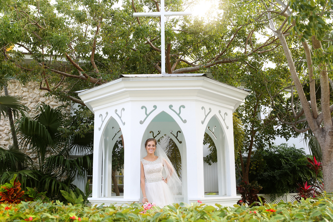 Bride Picture,St. Mary's Church in Key West, Bride and Groom photo, Destination wedding in key West, Key West wedding photographer