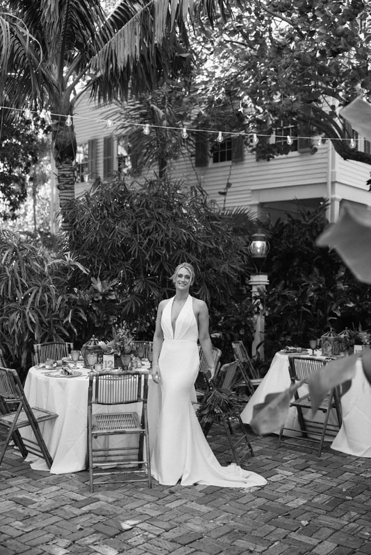 Vibrant tropical wedding reception at Audubon House in Key West Picture