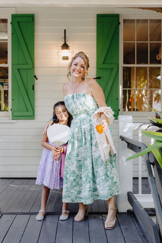 Key West wedding photographer captures ceremony under palm trees at historic venuePicture