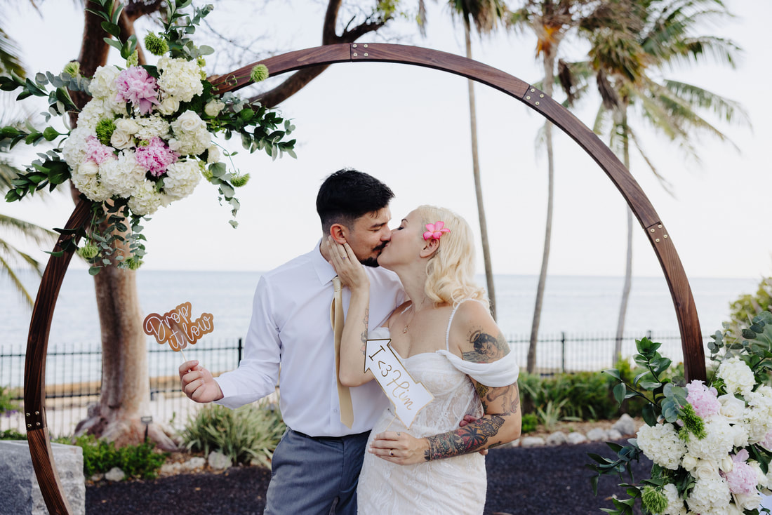 Key West Elopement Picture