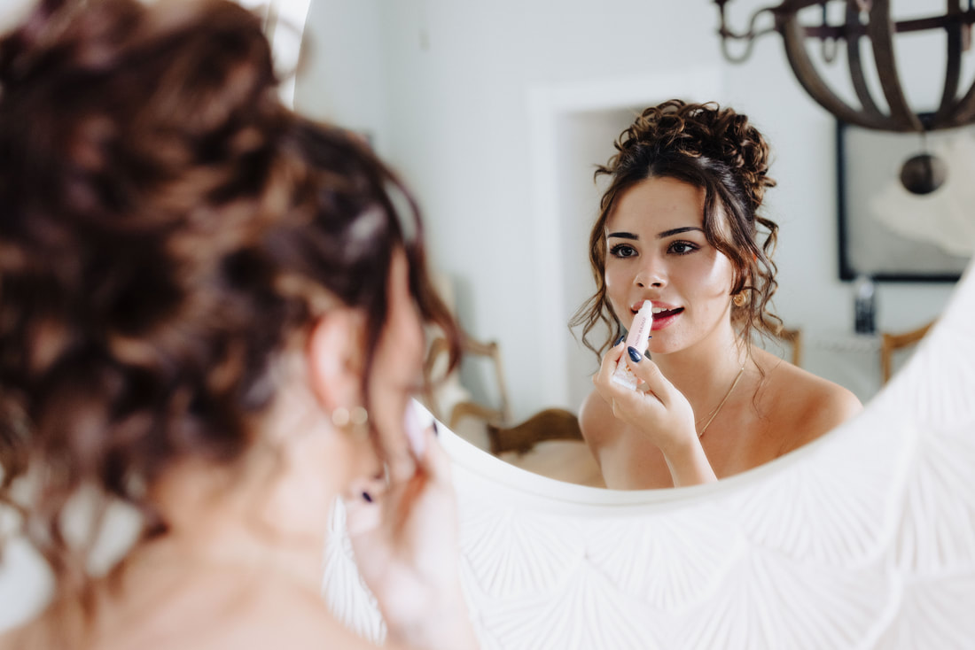 Bride getting ready in Key west