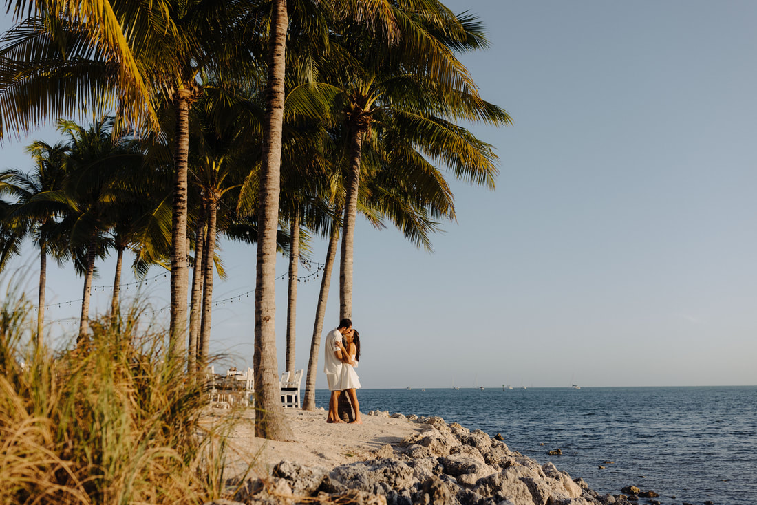 Isla Bella engagement picture