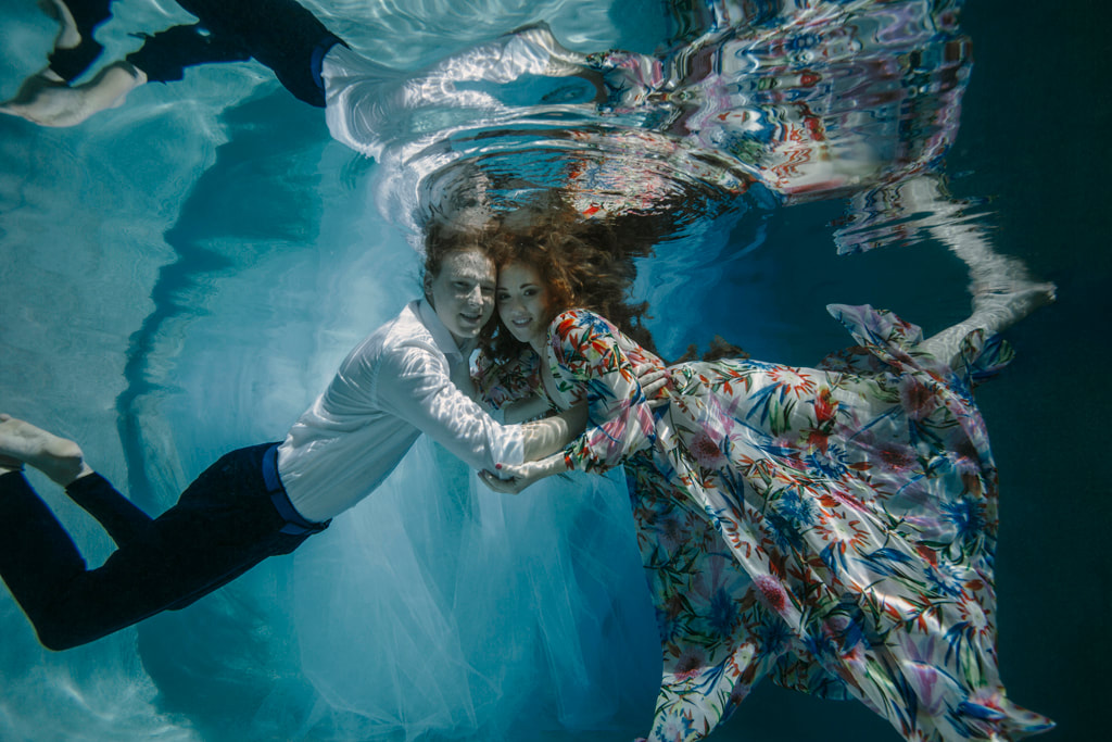 Underwater Photo, Underwater Save the date cards,  Save the date inspiration, Romi Burianova, Underwater Photographer, Key West Photographer, Key West Photography, Ethereal Underwater Pictures, Engagement Photos 