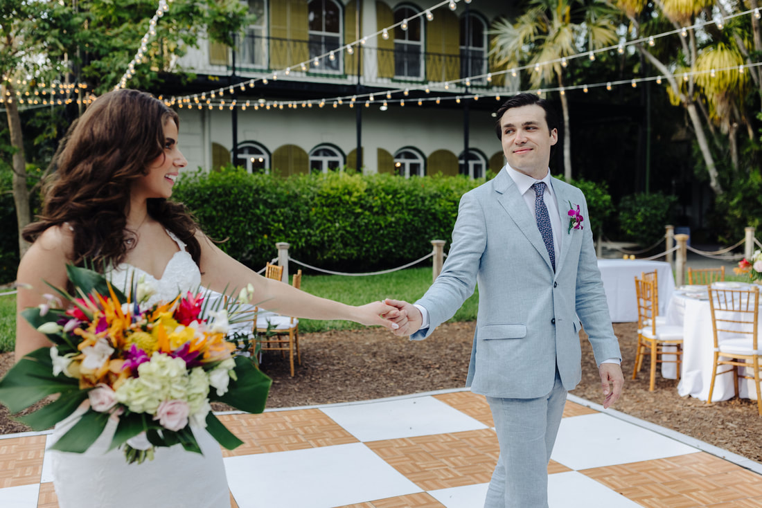 Hemingway Home wedding picture