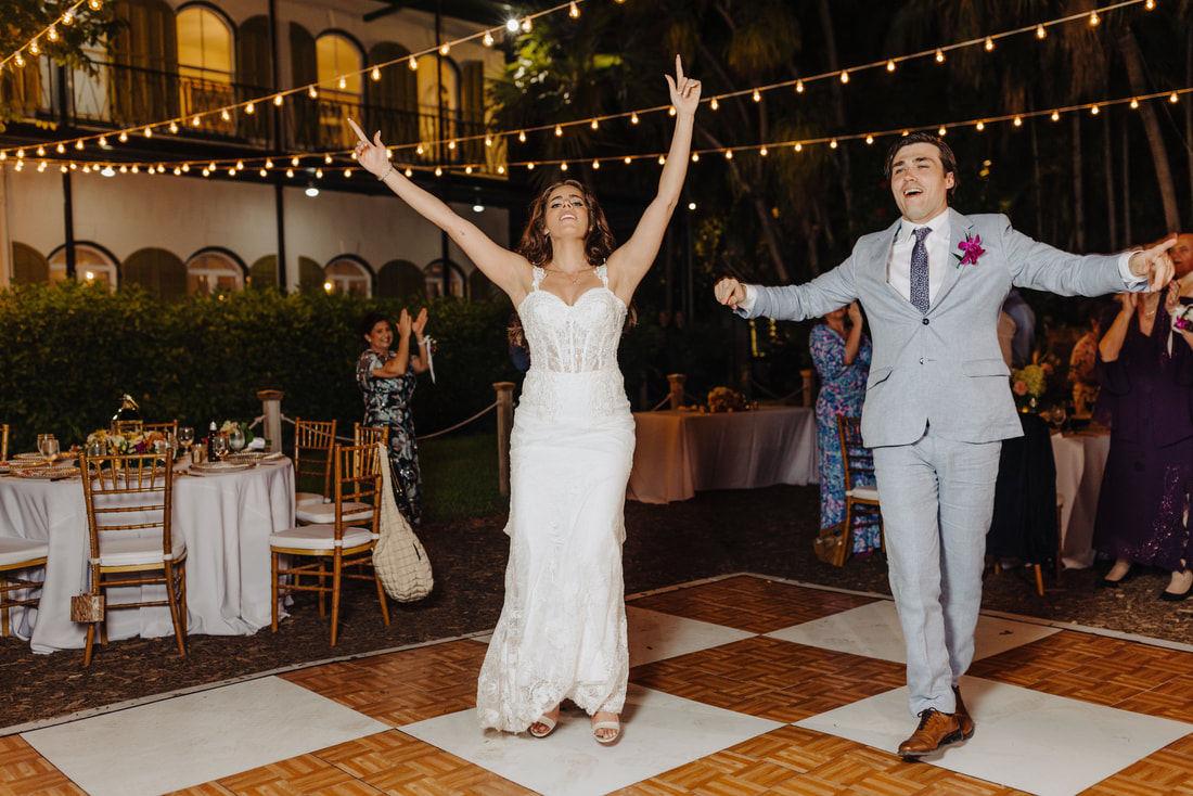 Hemingway Home wedding picture