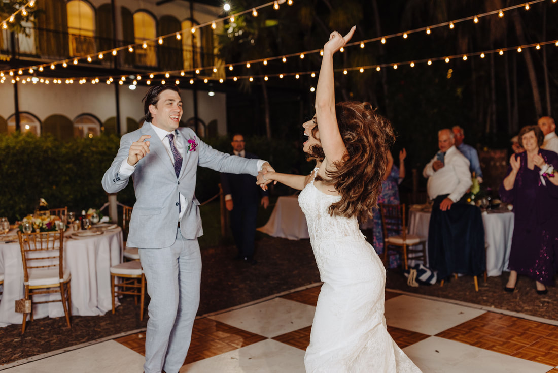 Hemingway Home wedding picture