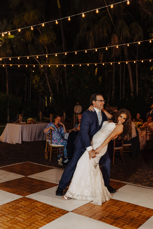 Hemingway Home wedding picture