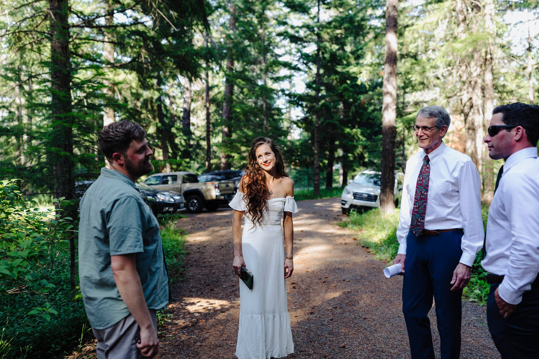 Oregon wedding photographer picture