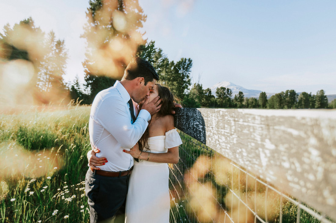 Oregon wedding photographer picture