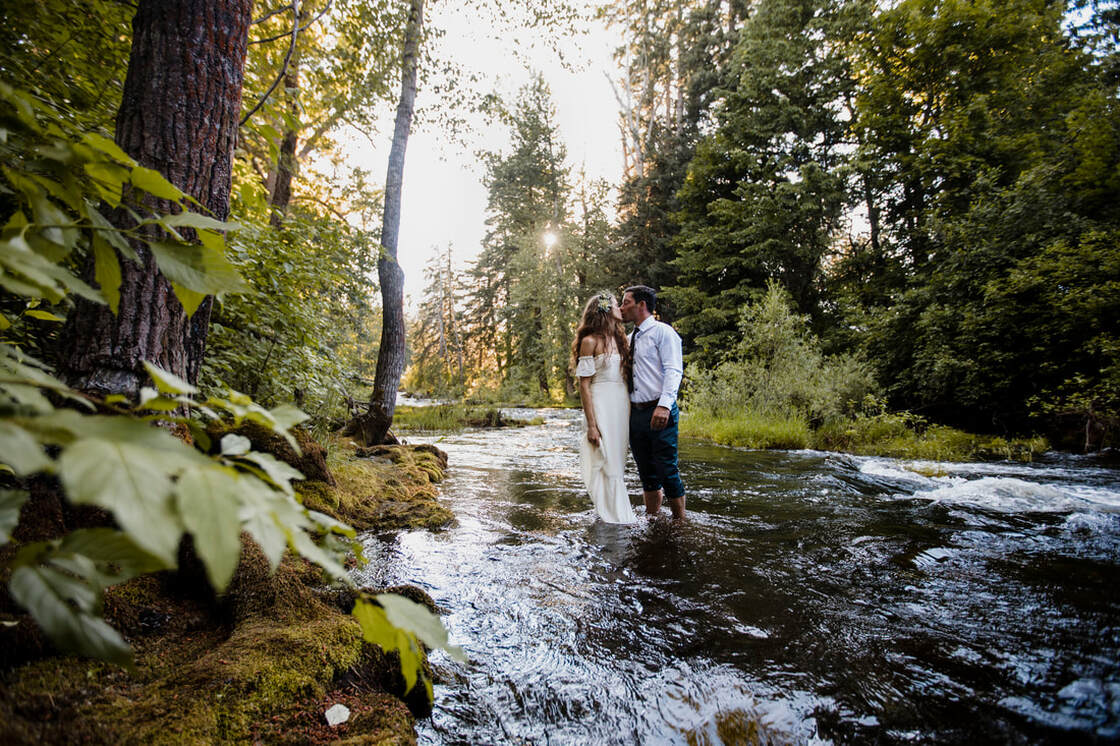 Oregon wedding photographer picture