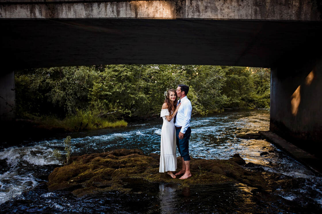 Oregon wedding photographer picture