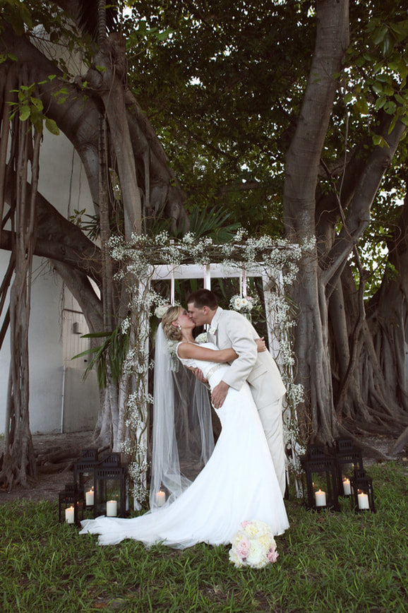 key west lighthouse wedding photos, key west wedding photographers, wedding photographers in key west, key west wedding venues, beautiful key west wedding photos