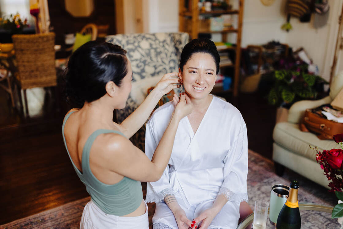 Bride getting ready in Key West