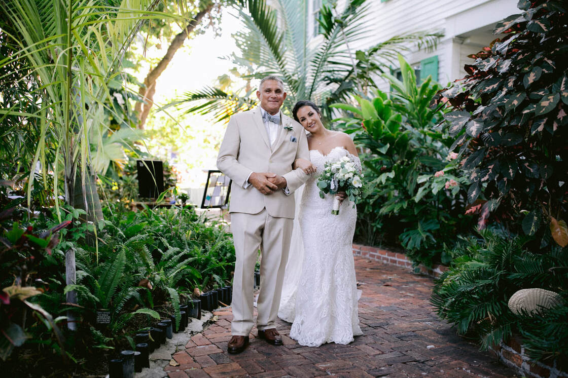 Weddings By Romi, Audubon House wedding, Key West Wedding Photographer, Key West wedding photographers, Key West photography, Florida Keys Wedding Photographers, Key West wedding venues, Bride and Groom pictures