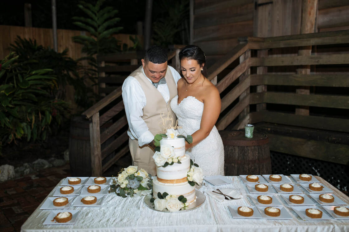 Weddings By Romi, Audubon House wedding, Key West Wedding Photographer, Key West wedding photographers, Key West photography, Florida Keys Wedding Photographers, Key West wedding venues,  Wedding Reception, Cake cutting, Key West cakes